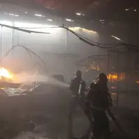 آتش‌ سوزی انبار عطر و ادکلن در بازار تهران 