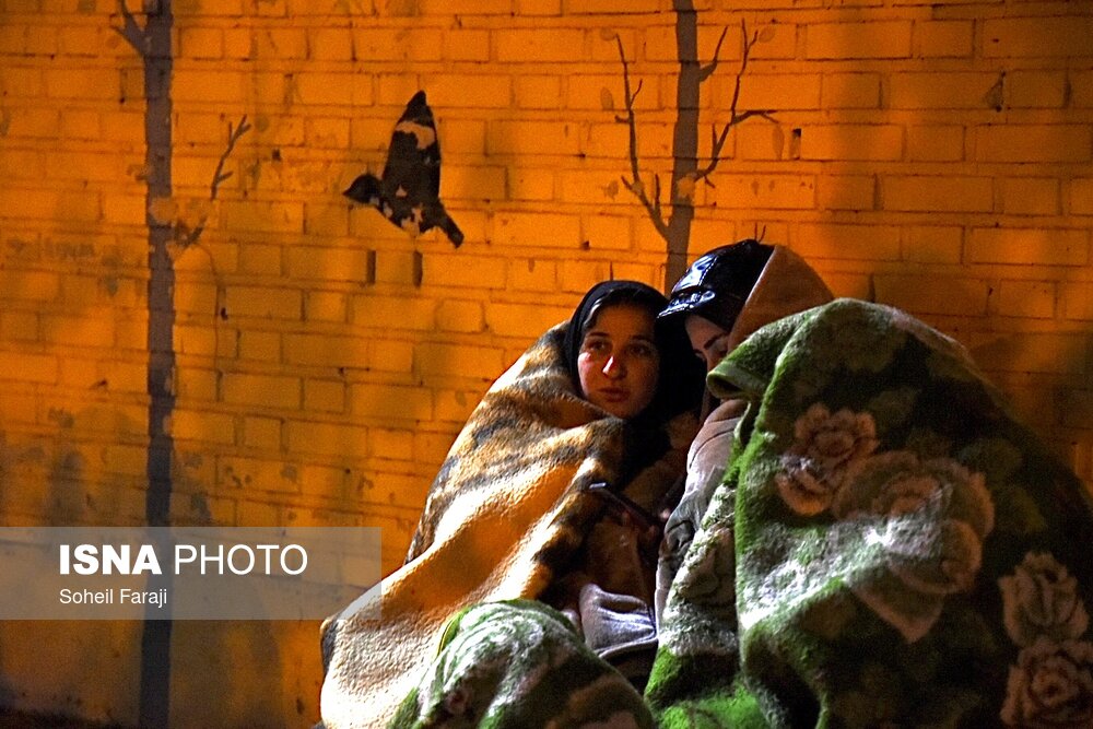 عکس/ شب سردی که برای هموطنان زلزله زده در 