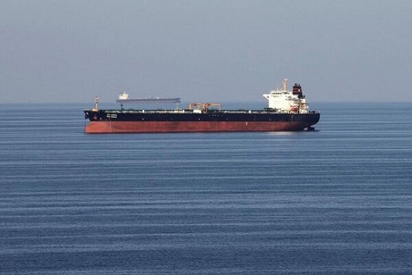 توقیف پنج شناور با ۴۰۰ هزار لیتر سوخت قاچاق در خلیج‌ فارس