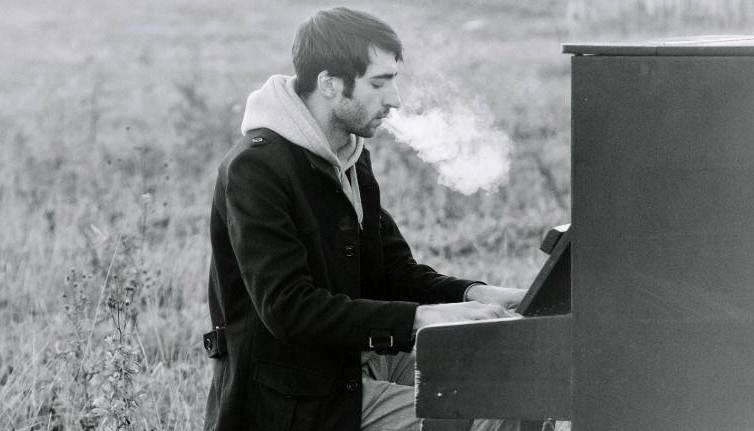 موسیقی زیبای “والس”  توسط نوازنده روس، اوگنی گرینکو