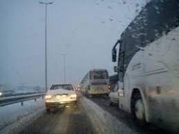 تردد در محور‌های مواصلاتی قم با زنجیرچرخ امکان‌پذیر است
