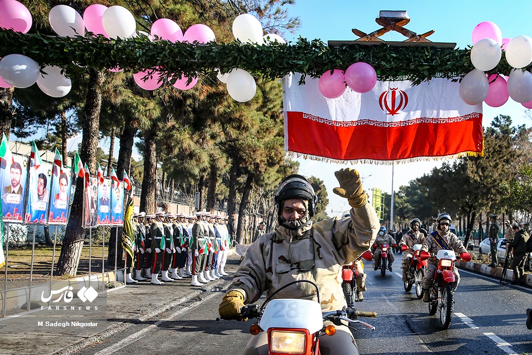 عکس/ رژه موتور سواران به مناسبت سالروز ورود امام خمینی(ره)