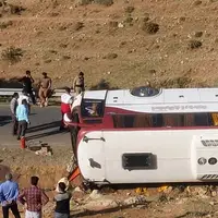 ۲۶ مصدوم براثر واژگونی اتوبوس در مسیر تهران-مشهد