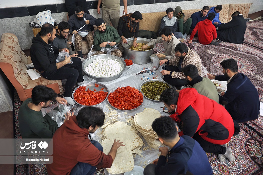 عکس/ امدادرسانی بسیج دانشجویی دانشگاههای تهران به زلزله زدگان خوی