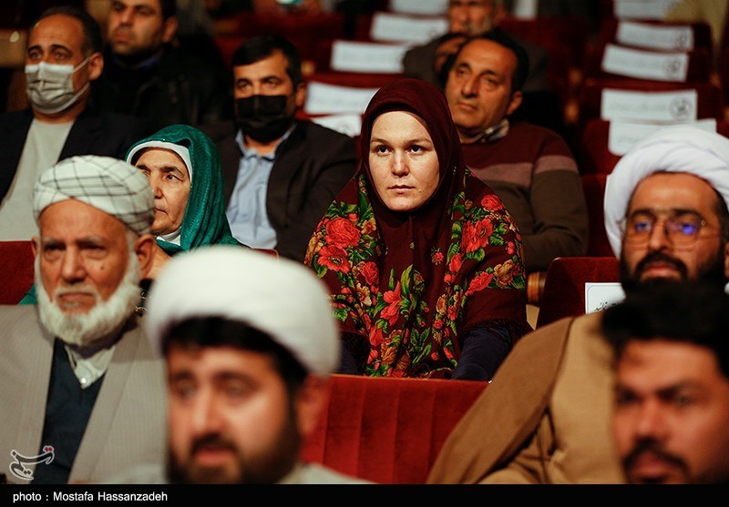 عکس/ واگذاری ۹ هزار سند املاک غصب شده خاندان پهلوی به مردم توسط بنیاد مستضعفان