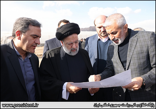 عکس/ بازدید رئیس جمهور از پروژه کمربندی دوم تهران