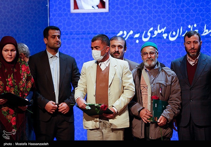 عکس/ واگذاری ۹ هزار سند املاک غصب شده خاندان پهلوی به مردم توسط بنیاد مستضعفان