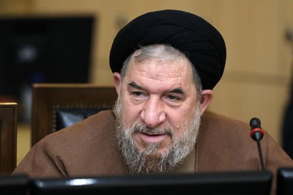 مالیات سیگار تعیین شد/ میرتاج الدینی: افراد فاقد بیمه پایه بیمه رایگان می شوند