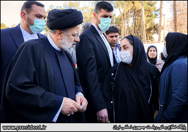 عکس/ بازدید میدانی رئیسی از پروژه بیمارستان نیمه کاره شهر ری