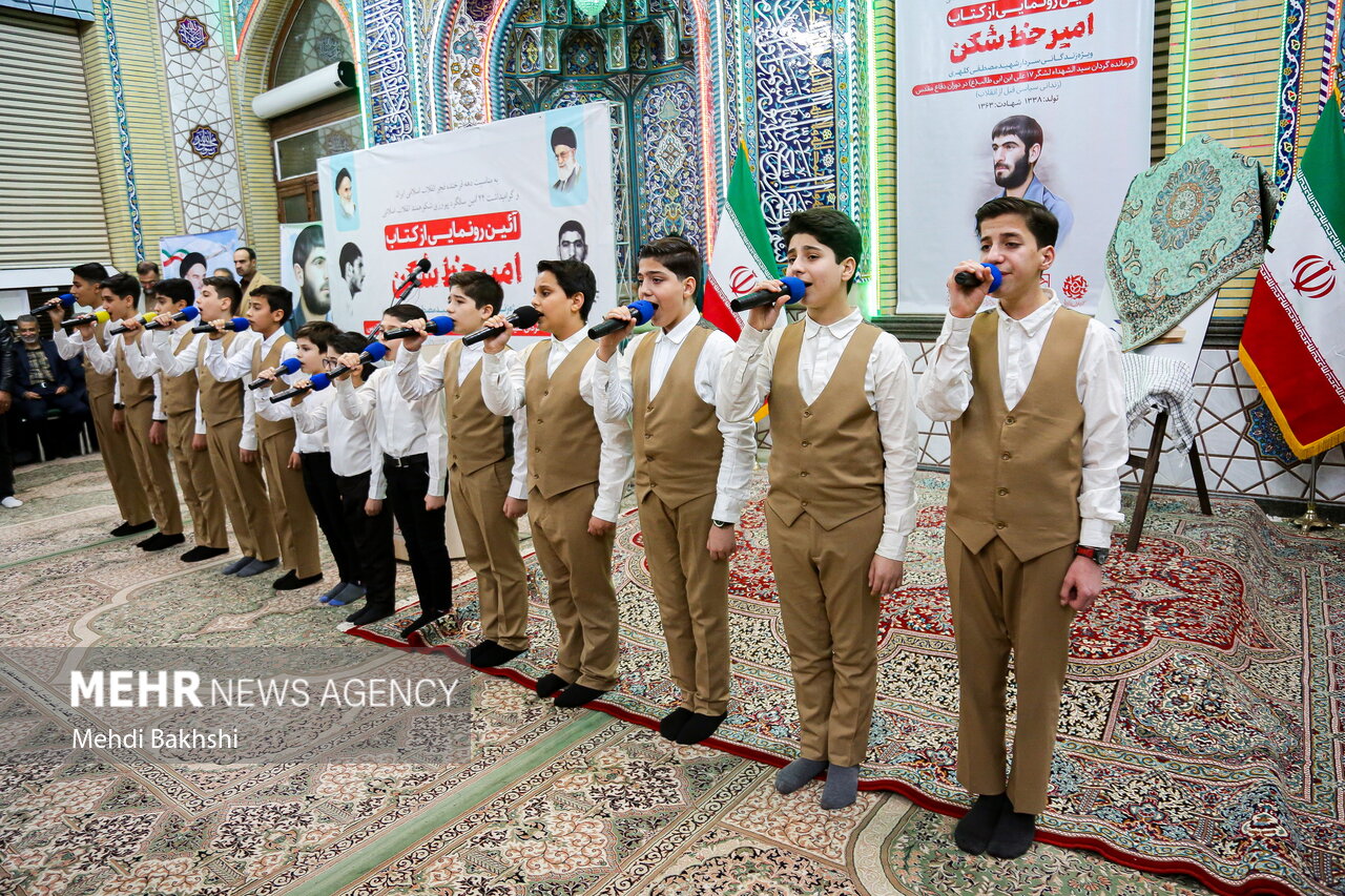 جشن پیروزی انقلاب با حضور فرمانده ارتش