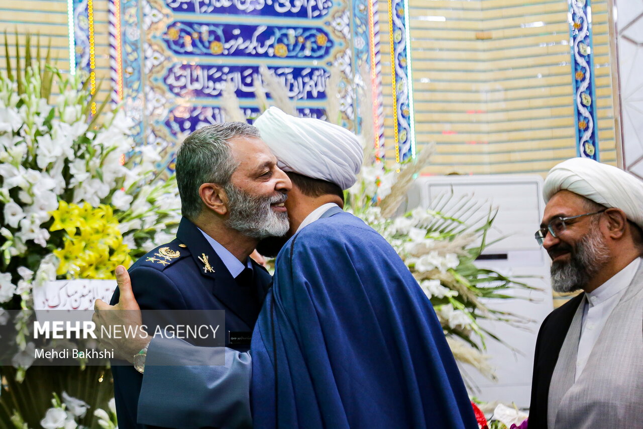 جشن پیروزی انقلاب با حضور فرمانده ارتش