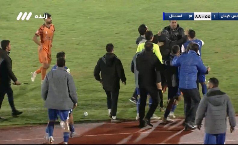 دستیار دعوایی در فوتبال ایران خریدار دارد!