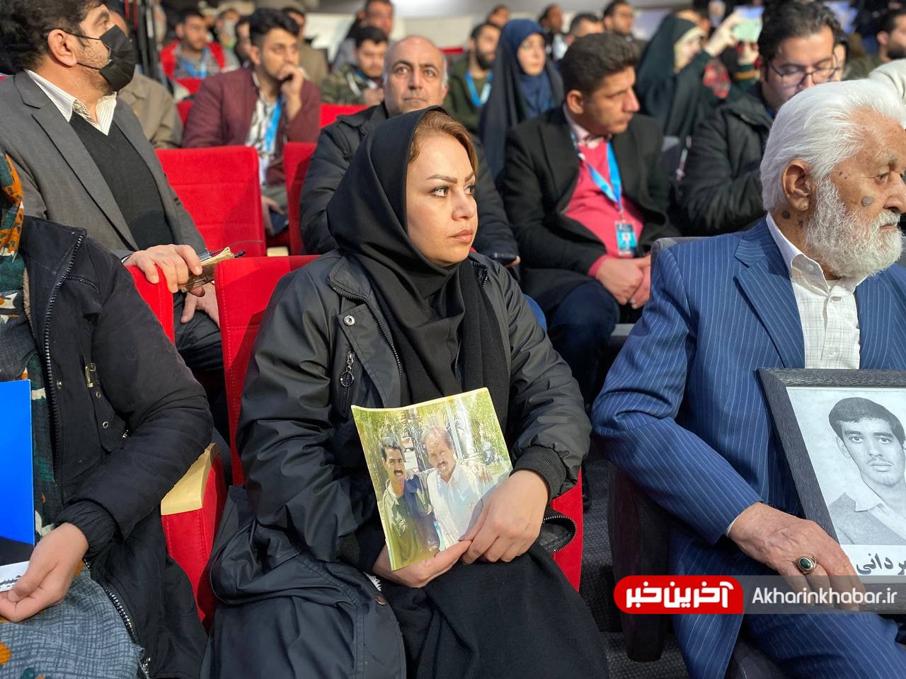 عکس/ خانواده‌هایی که فرزندانشان در کمپ منافقین گرفتارند در نشست خبری «سرهنگ ثریا»