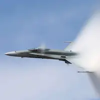 لحظه شکستن دیوار صوتی توسط یک جنگنده