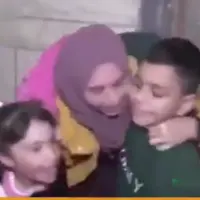 دیدار زن فلسطینی با خانواده‌اش بعد از 14 ماه اسارت