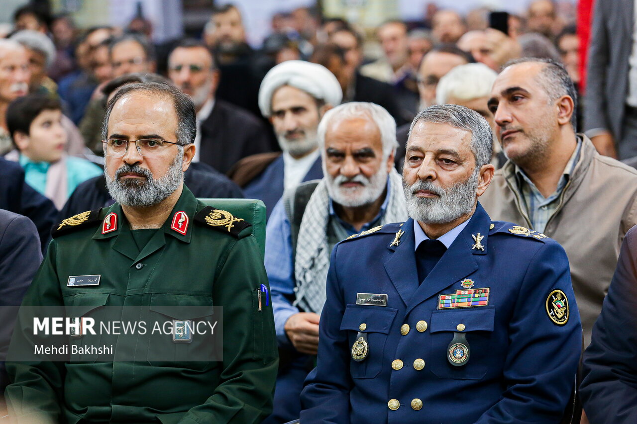 جشن پیروزی انقلاب با حضور فرمانده ارتش