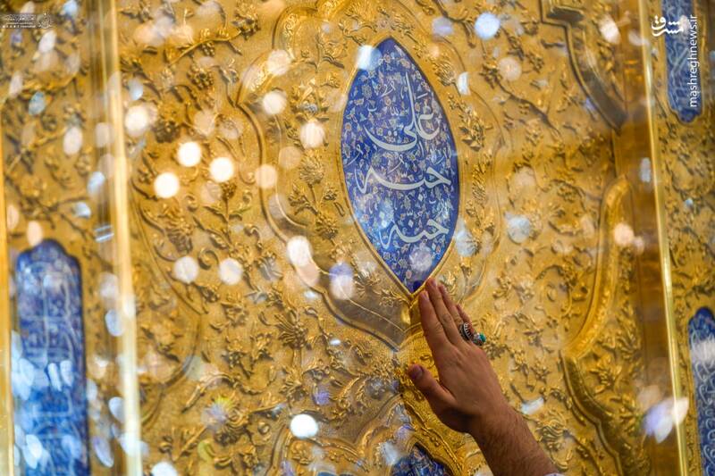 عکس/ حال و هوای حرم امام علی(ع) در شب میلادشان