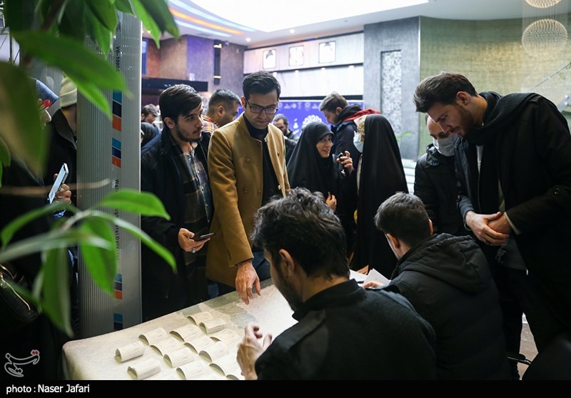 عکس/ نمایش عمومی فیلم های جشنواره فیلم فجر در ایوان شمس