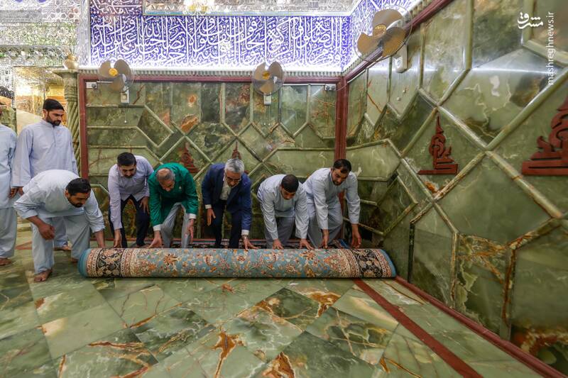 عکس/ غبارروبی صحن و سرای امیرالمومنین حضرت علی (ع)