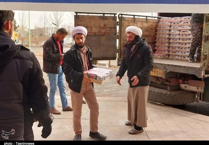 عکس/ فعالیت شبانه‌روزی جهادگران در مناطق زلزله‌زده خوی 