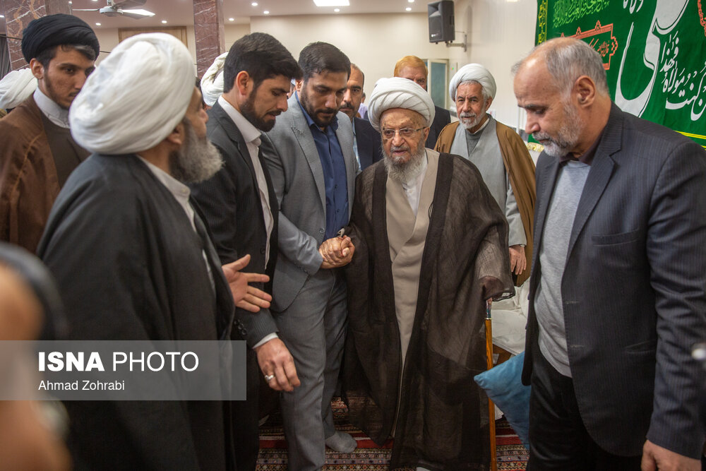 مراسم عمامه گذاری طلاب در روز میلاد علی(ع) 