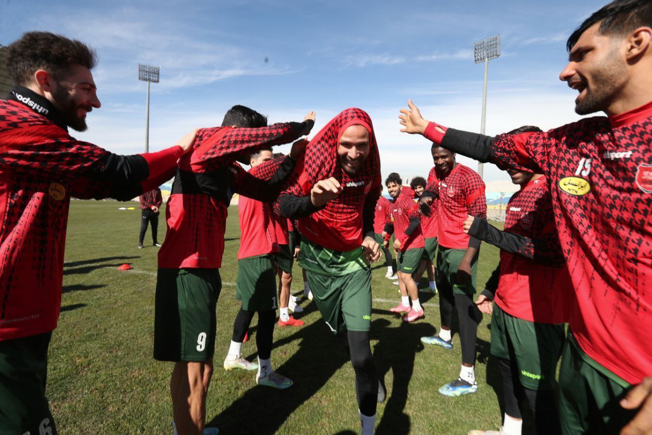 تونل پرسپولیسی‌ها برای استقبال از مهاجم برزیلی خود