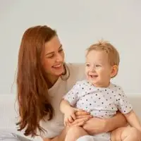 شیوه آموزش سخنوری و حرف زدن به کودک توسط مادر