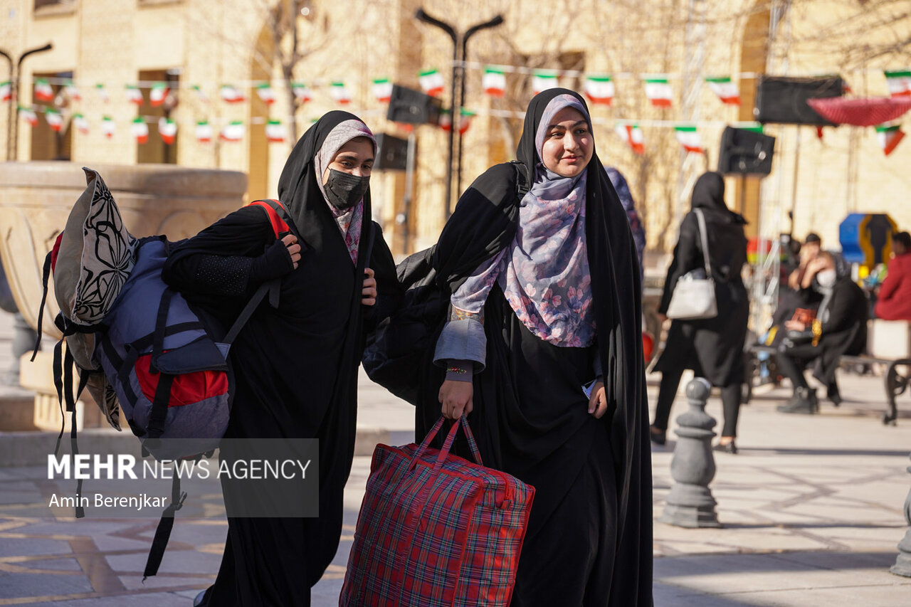 عکس/ بزرگترین اعتکاف جوانان کشور در شیراز