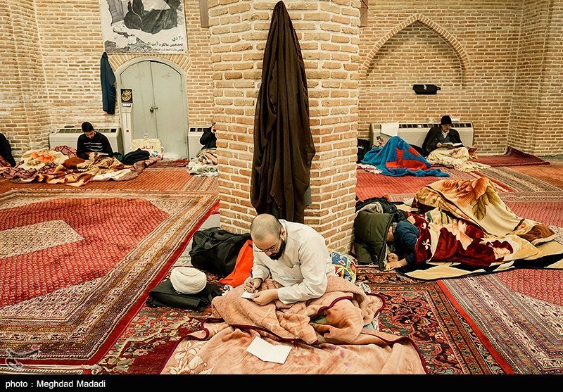 عکس/ اعتکاف در مسجد جامع بازار تهران