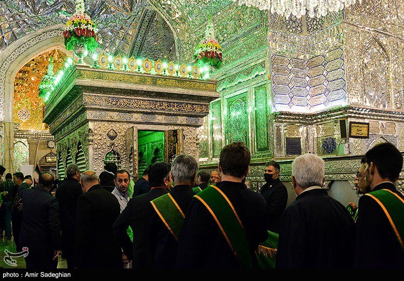 عکس/ مراسم گلاب‌شویی حرم مطهر حضرت شاهچراغ (ع)  