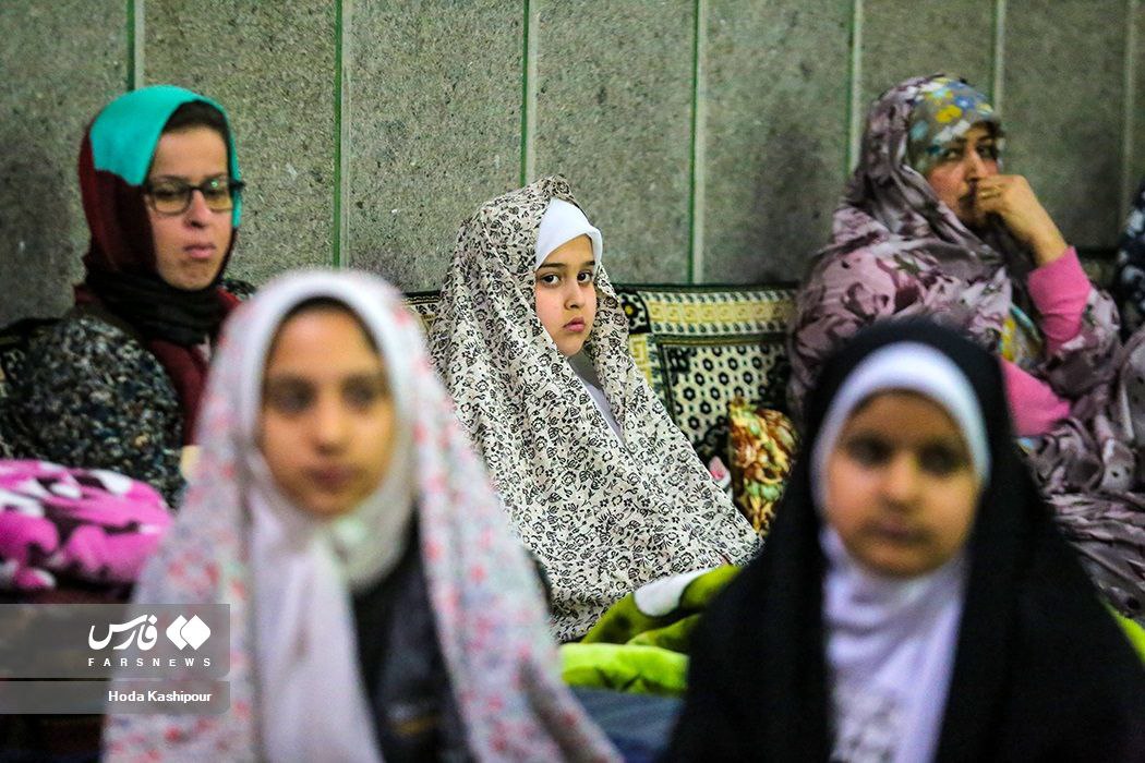 عکس/ حضور گسترده جوانان و نوجوانان در مراسمات اعتکاف ماه رجب
