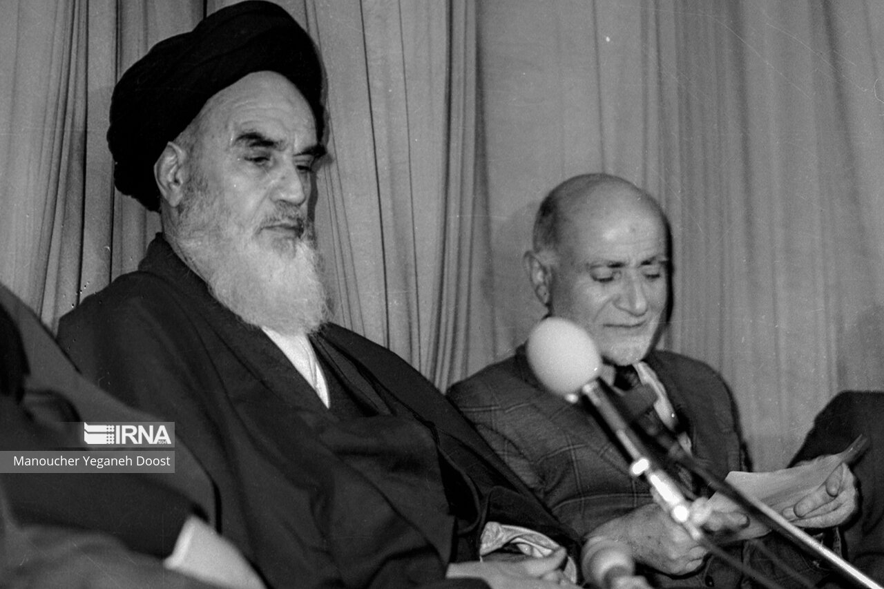 عکس/ روز شمار انقلاب؛ انتصاب بازرگان