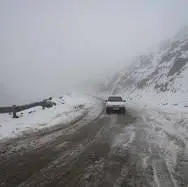 بارش برف و کولاک در گردنه‌های استان قزوین 