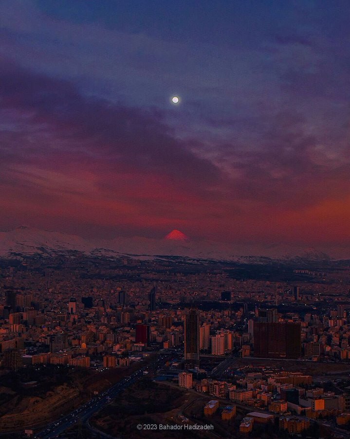 رخ‌نمایی قله‌ی دماوند در روز پاک تهران