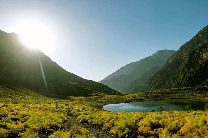 دریاچه کوه گل، مرواریدی در دنا
