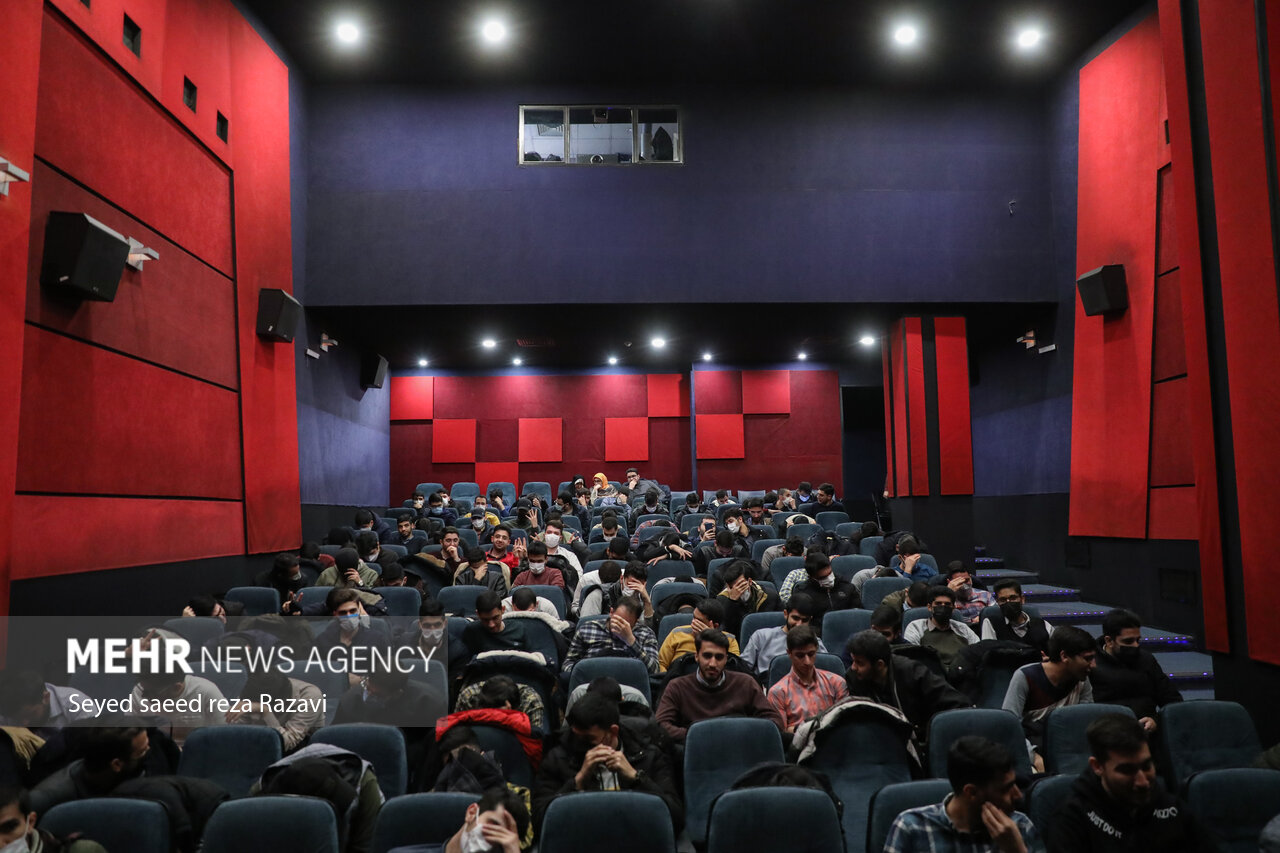 استقبال مردمی در سینماهای جشنواره فجر چهل و یکم