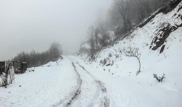 مسدود شدن برخی محورهای روستایی در کرمانشاه به‌دلیل بارش برف