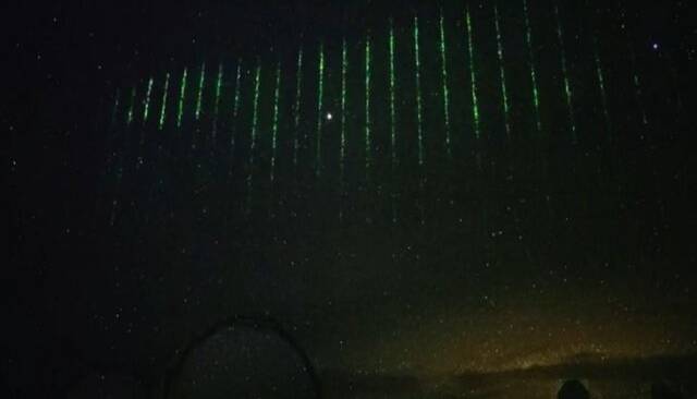 ماجرای لیزرهای سبز مشاهده شده در آسمان هاوایی چه بود؟