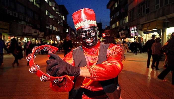 درآمد عجیب حاجی فیروزها در ماه اسفند