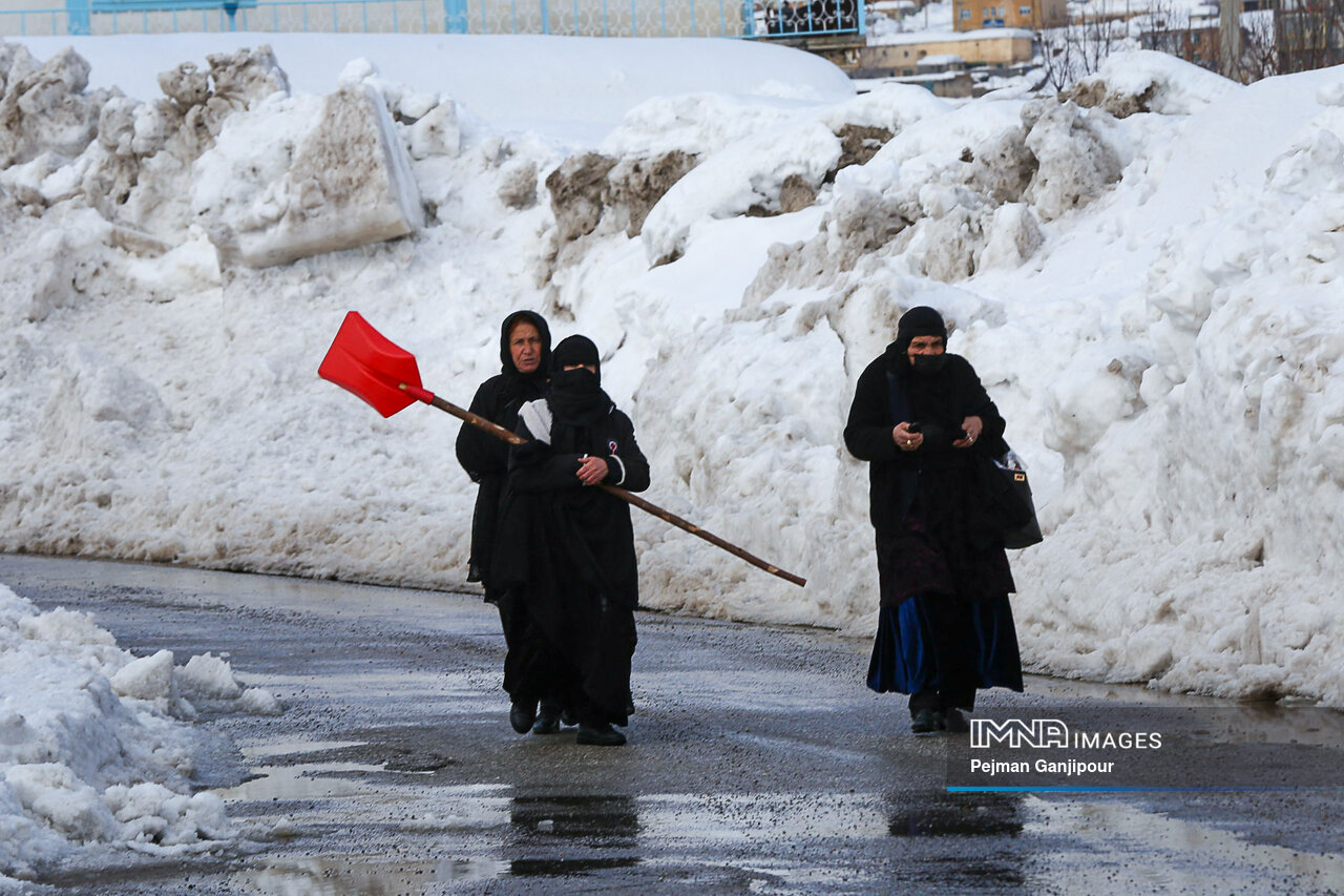 عکس/ بارش سنگین برف در کوهرنگ