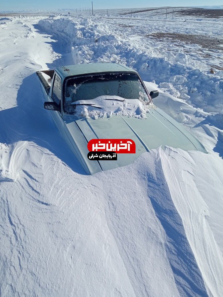 بارش برف سنگین در جاده یکی از روستاهای آذربایجان شرقی