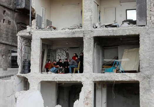 استقرار زلزله زدگان سوریه در خانه های آسیب دیده از زلزله