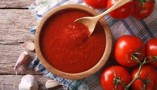 آیا کپک‌ها خطرناک هستند؟؛ نکاتی که باید در مورد کپک رب، آبغوره و ترشی بدانید