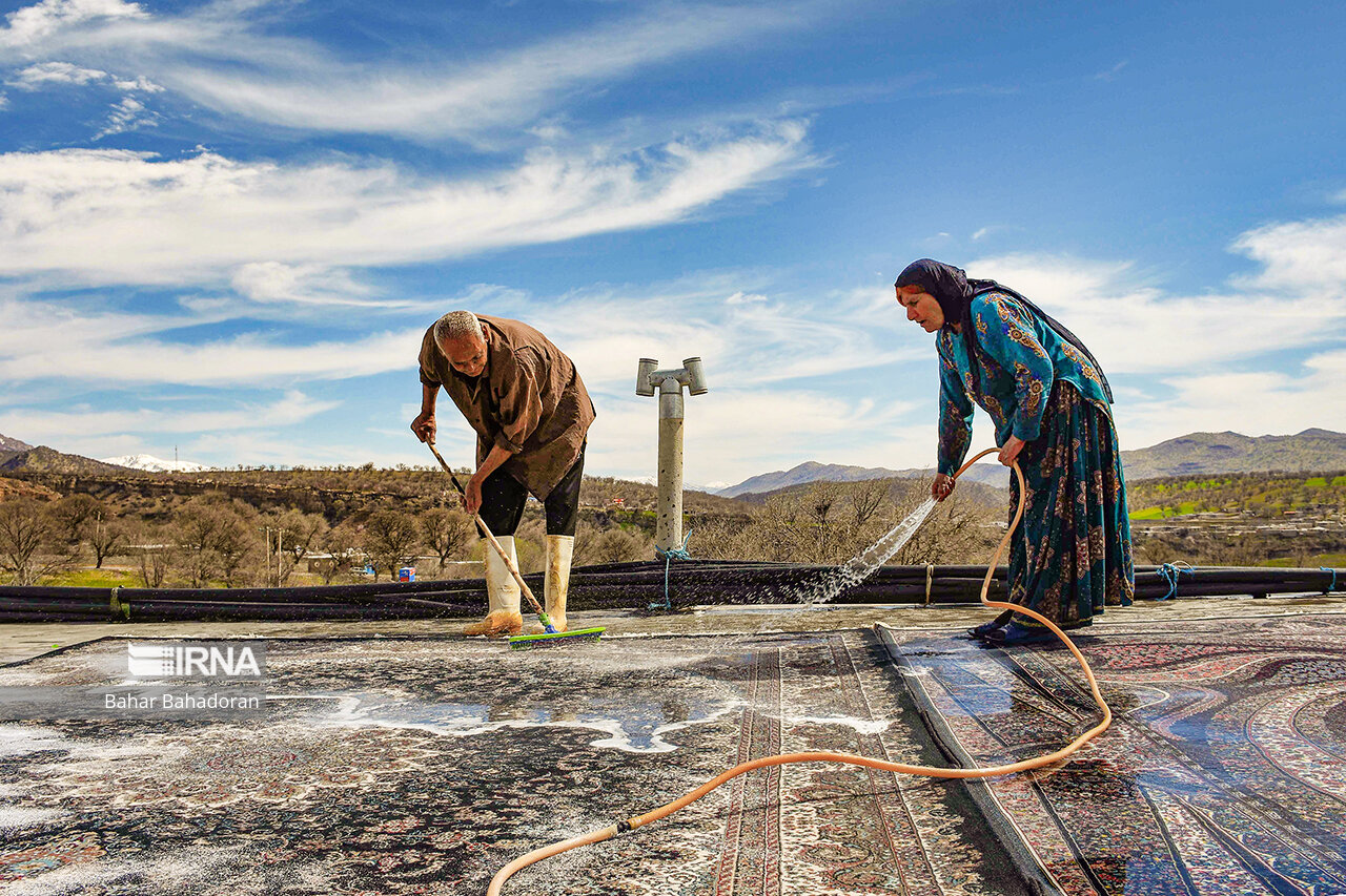 عکس/ خانه تکانی؛ سنت دیرینه ایرانی ها