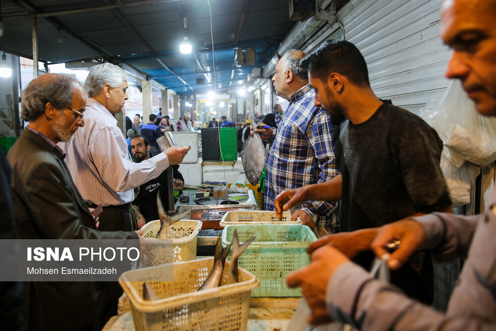 عکس/ بازار ماهی شب عید در مشهد