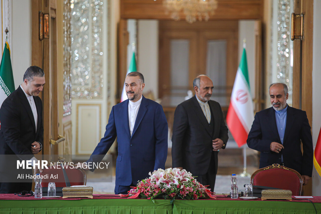 آخرین نشست خبری وزیر امور خارجه در سال ۱۴۰۱