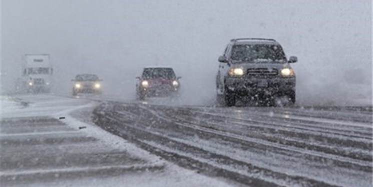 آغاز بارش برف و باران در اکثر محورهای زنجان