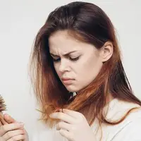 ریزش مو در زنان می تواند نشانه مشکلات بزرگ تر سلامت باشد  