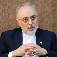 تصویری از اشک‌های صالحی در آغوش ظریف 