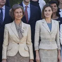 بازدید ملکه سوفیا از بازارچه خیریه سفارت ایران در اسپانیا